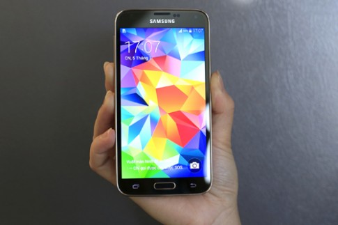 Samsung Galaxy S5 màu vàng xuất hiện ở Việt Nam