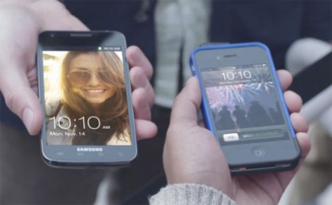 Samsung quảng cáo ‘xoáy’ Apple