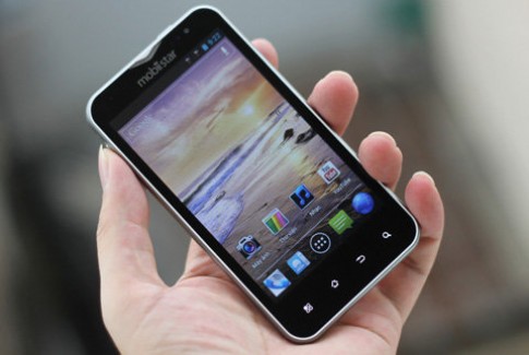 Smartphone Android 4.0, màn hình rộng, giá 3,6 triệu đồng