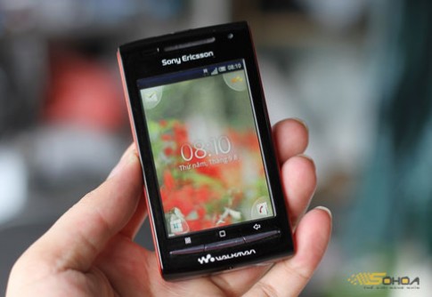 Walkman W8 chạy Android giá 4,9 triệu