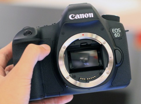 Canon 6D có bản cập nhật phần mềm v1.1.6