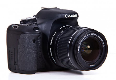 Canon EOS 650D có thể mang màn hình cảm ứng