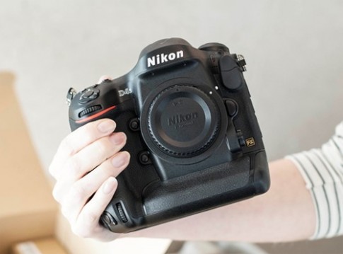 Mở hộp Nikon D4s - máy ảnh vô địch về hỗ trợ ISO