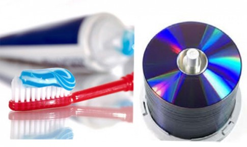 Phục hồi đĩa CD trầy xước bằng kem đánh răng