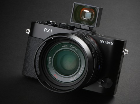 Sony sắp ra mẫu compact với cảm biến full-frame mới vào cuối hè