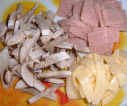 Trứng cuộn nấm, phô mai và thịt xông khói