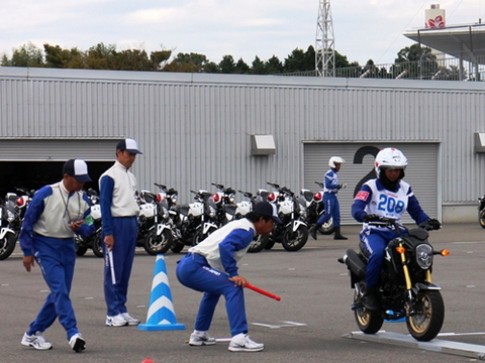 Việt Nam vô địch cuộc thi lái xe 2 bánh an toàn tại Nhật