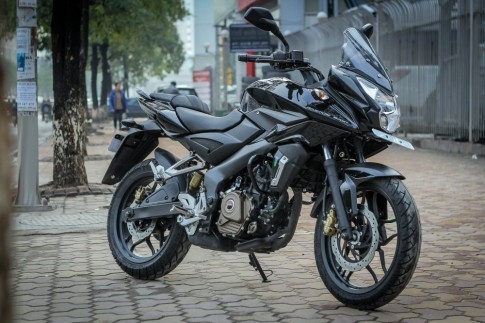 Bajaj Pulsar AS 200 mẫu xe thể thao đường trường giá chỉ hơn 80 triệu đồng tại VN