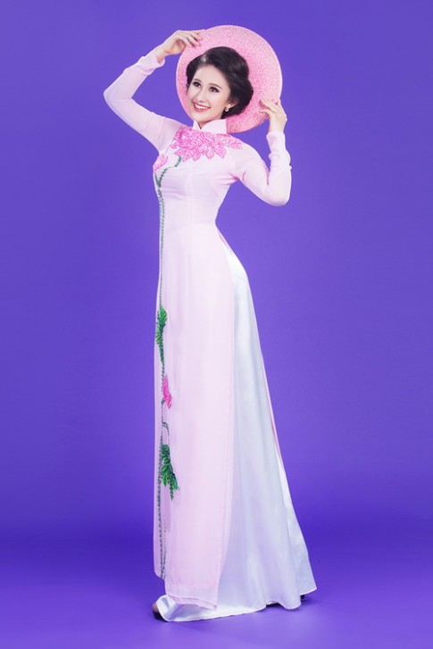 “Bông hồng lai” Diana Nguyễn duyên dáng áo dài cưới