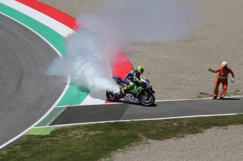 Chém gió MotoGP: Nguyên nhân dẫn tới tình trạng banh máy của Rossi đợt này