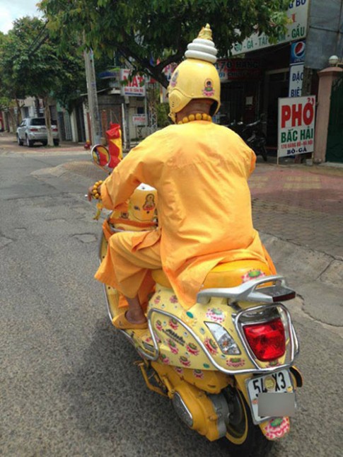 Cười té ghế với những “quái xế” đường phố Việt