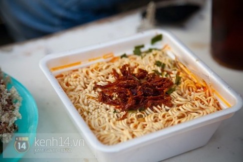 Những món ăn gắn liền với các trường cấp 3 tại Hà Nội (Phần 1)