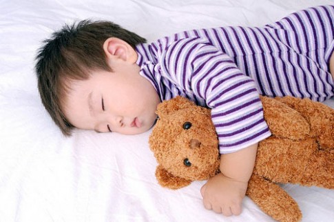 Những thói quen ngủ của trẻ mẹ nên biết