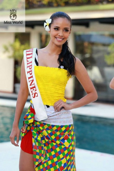 Thí sinh Miss World mặc kín mít thi áo tắm