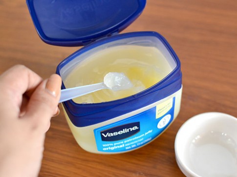 4 mẹo gia đình ưu việt của Vaseline