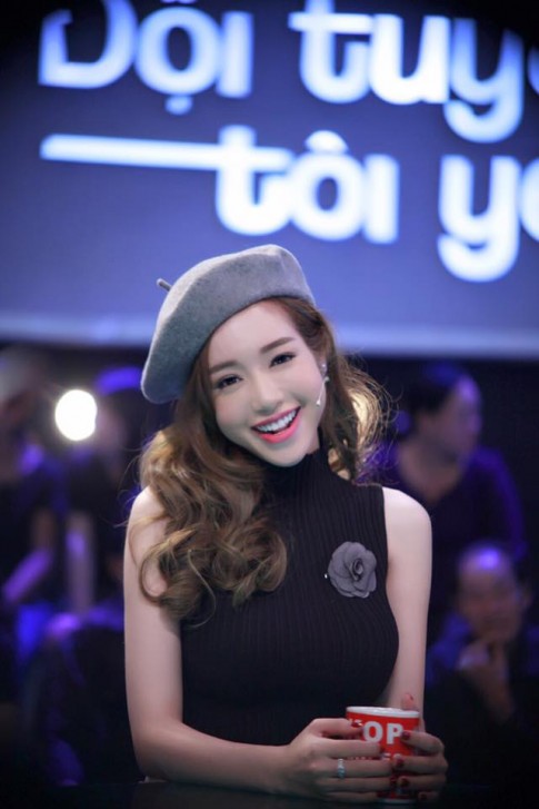 Elly Trần khiến fan “sốc” vì trẻ như thiếu nữ 18