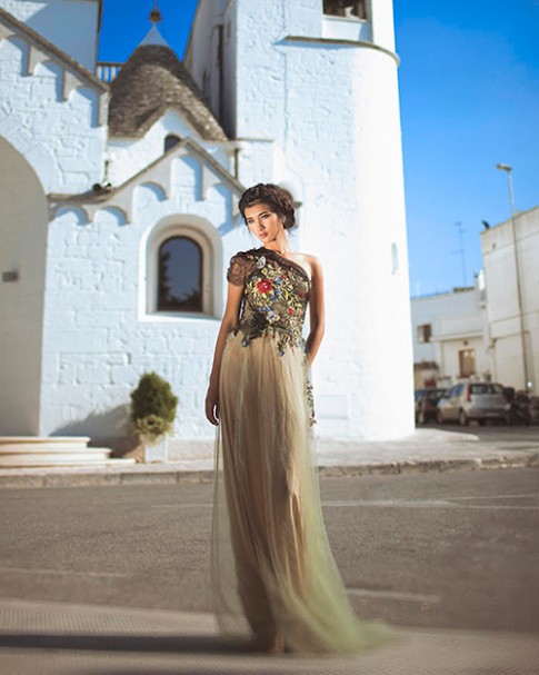 Kim Tuyến diện váy cưới, mơ màng giữa ngôi làng cổ Ý