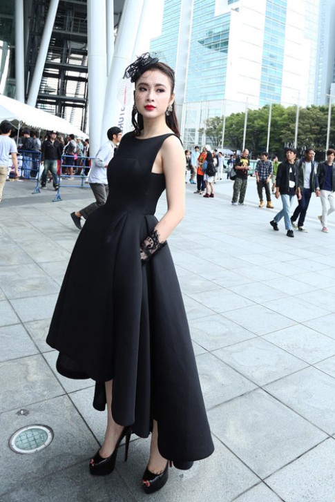 Những chiếc đầm đen đẹp “muốn xỉu” của mỹ nhân Việt