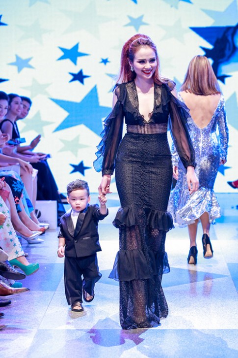 Sao Việt rộ mốt mang con lên sàn diễn thời trang