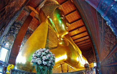 Ghé qua chùa Wat Pho khi đi du lịch Thái Lan