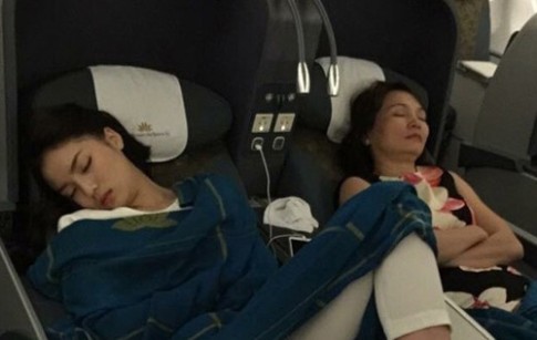 Hoa hậu Việt bàn về nét duyên con gái qua dáng ngủ