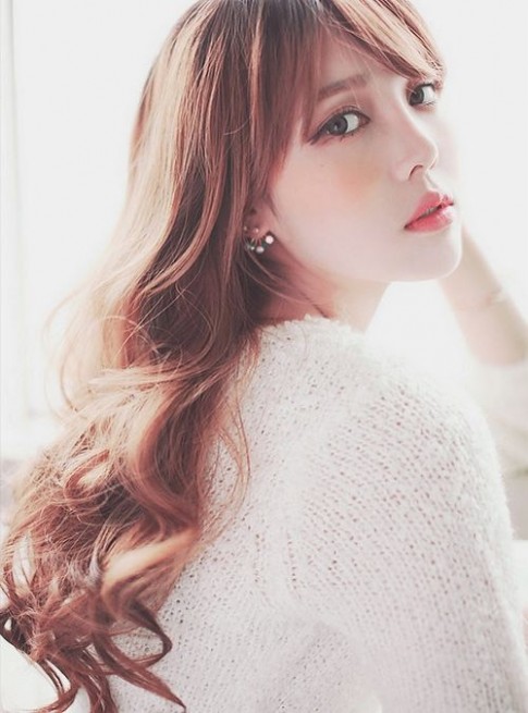 Hot girl Hàn Quốc nổi tiếng nhờ vẻ đẹp thiên thần