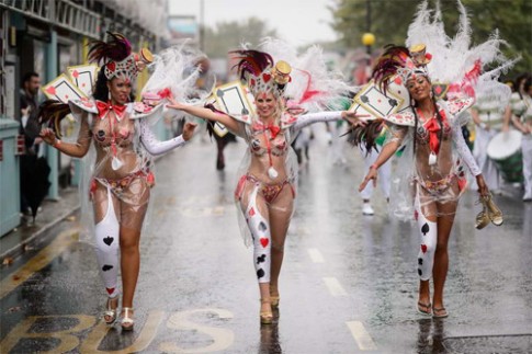 Lễ hội của thời trang và da thịt sôi động tại Anh