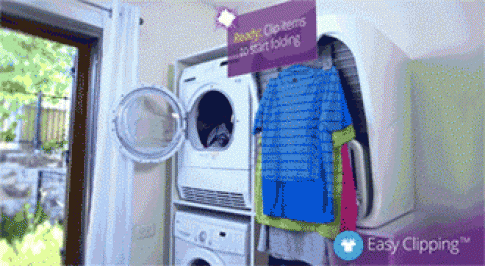 Máy gấp quần áo siêu đỉnh giúp mẹ rảnh tay làm việc nhà