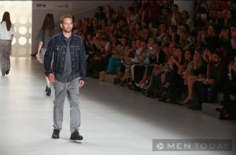 Nhìn lại hình ảnh Paul Walker sải bước trên sàn catwalk