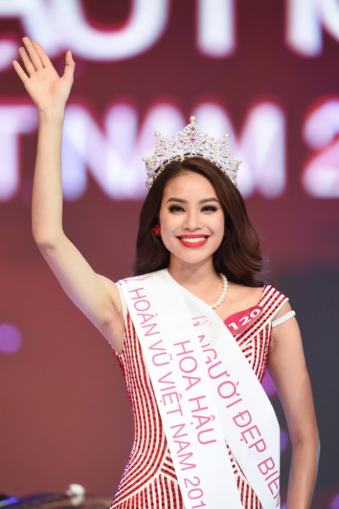 Phạm Hương có xứng đáng là Hoa hậu Hoàn vũ VN?