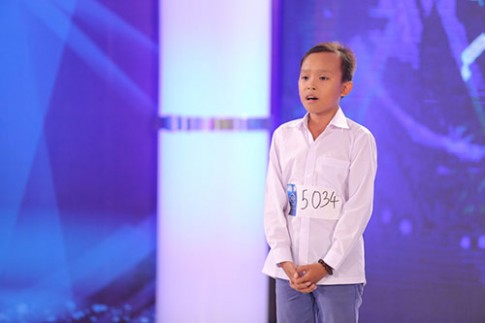 Phi Nhung tài trợ tiền học cho cậu bé hát đám cưới 13 tuổi