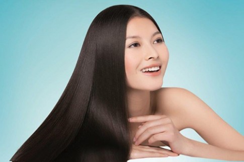 Tóc mượt mà chỉ sau một lần ủ chuối chín và dầu