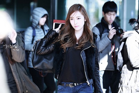 Top 10 sao Hàn mặc thời trang sân bay đẹp nhất