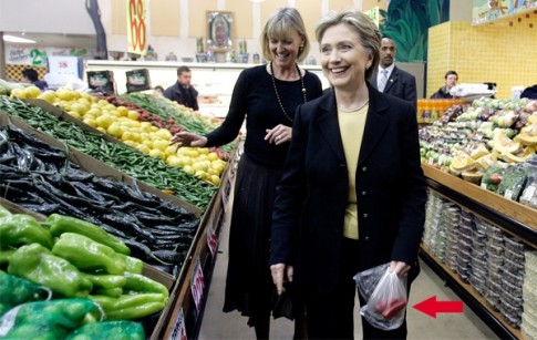 Vì sao bà Hillary Clinton mỗi ngày đều ăn 1 quả ớt?