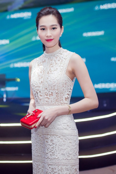 10 bộ váy nổi bật nhất tuần của mỹ nhân Việt