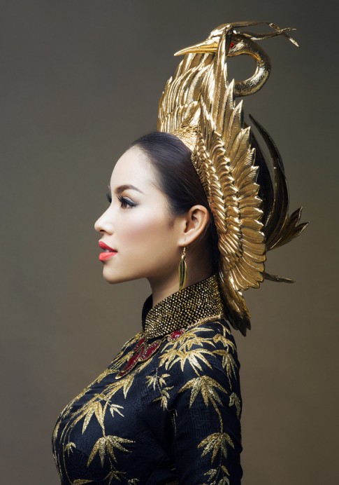 5 bộ cánh, phụ kiện dát vàng hot nhất năm của sao Việt