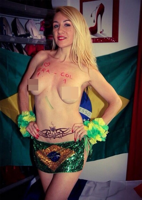 Fan nữ Brazil xinh đẹp, gợi cảm áp đảo CĐV Colombia