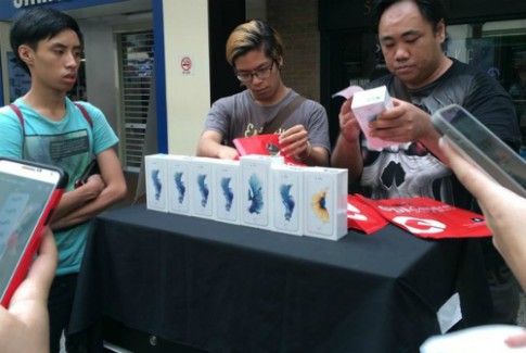  Giá iPhone 7 ở chợ đen Singapore tăng cả trăm USD 