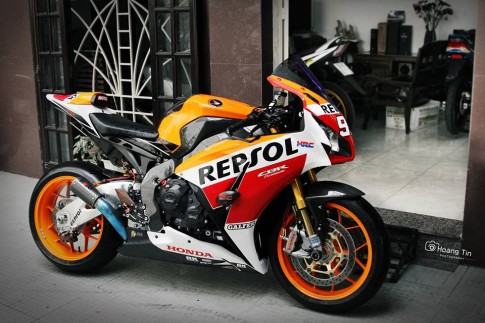 Honda CBR1000RR SP Repsol độ siêu khủng của biker Việt