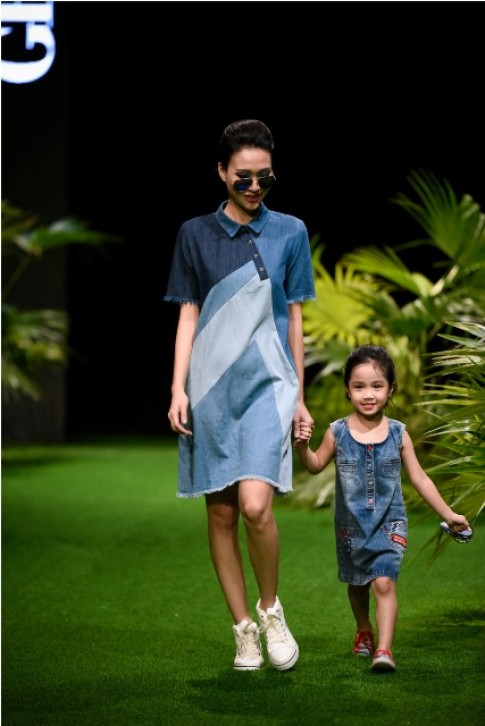 Dàn mẫu nhí tung hoành sàn catwalk tuần lễ thời trang VN