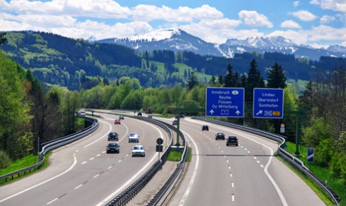  Đi 290 km/h trên Autobahn có gì đặc biệt? 