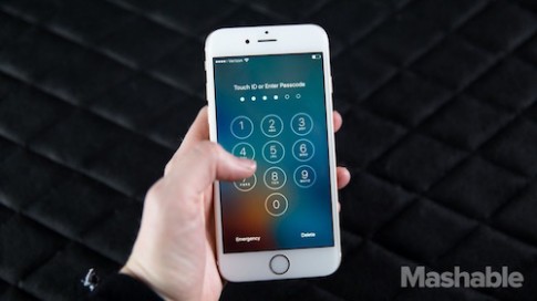 Hậu cuộc chiến FBI và Apple: Mọi iPhone tại Mỹ sẽ có backdoor?