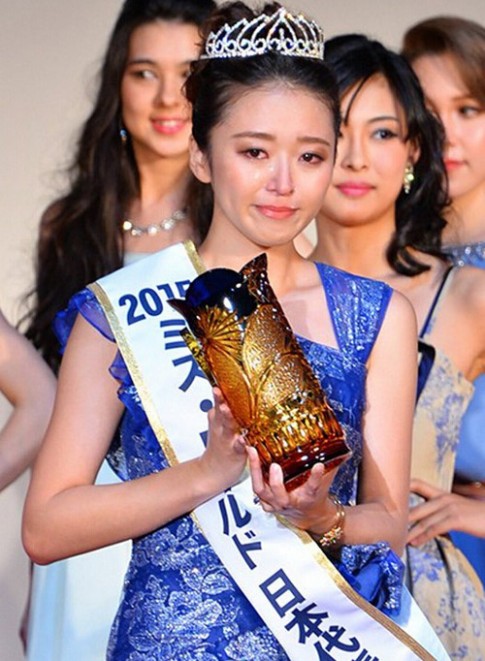 Hoa hậu Thế giới Nhật Bản vừa đăng quang đã hứng “đá”