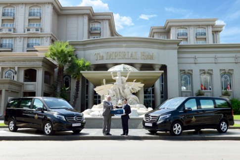  Mercedes-Benz Việt Nam giao V220d cho khách sạn 5 sao Vũng Tàu 