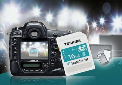 Toshiba ra mắt thẻ nhớ TransferJet tốc độ siêu nhanh