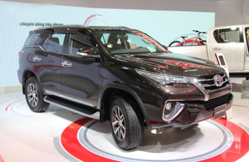  Toyota Fortuner thế hệ mới ra mắt thị trường Việt 
