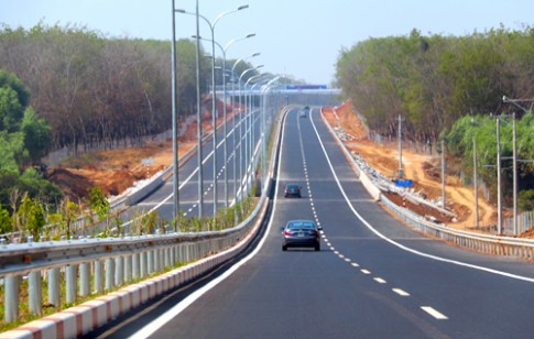  Trắc nghiệm: Bạn có hiểu luật trên cao tốc Việt Nam? 