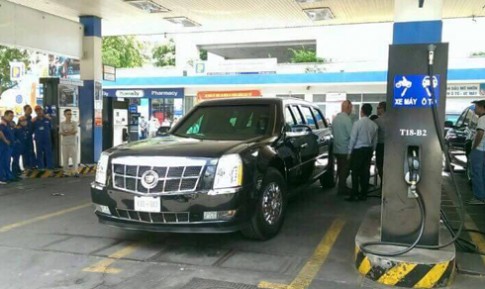  Xe tổng thống Mỹ tiếp nhiên liệu ở cây xăng Sài Gòn 
