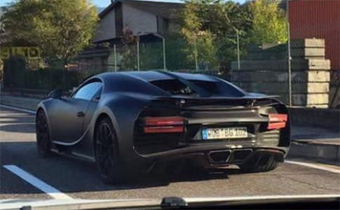  Bugatti Chiron lộ diện rõ trên đường 