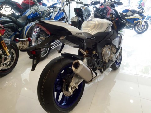  Hình ảnh Yamaha YZF-R1M tại Việt Nam 